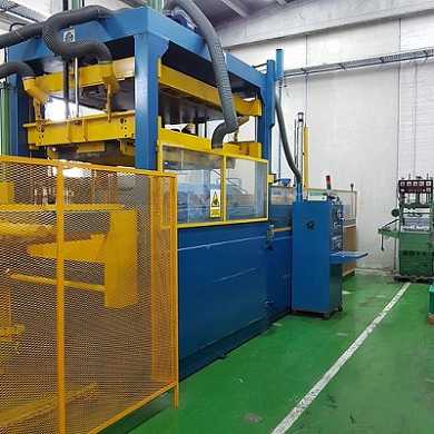 Sheet Thermoforming Machine-3